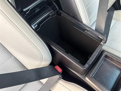 2017 Toyota Camry SE   - Photo 47 - Frederick, MD 21702