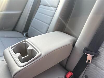 2017 Toyota Camry SE   - Photo 15 - Frederick, MD 21702