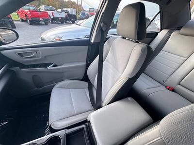 2017 Toyota Camry SE   - Photo 52 - Frederick, MD 21702