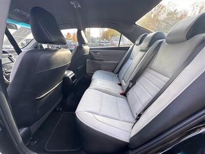 2017 Toyota Camry SE   - Photo 5 - Frederick, MD 21702