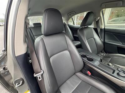 2017 Lexus IS 300   - Photo 29 - Frederick, MD 21702