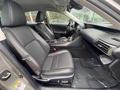 2017 Lexus IS 300   - Photo 24 - Frederick, MD 21702