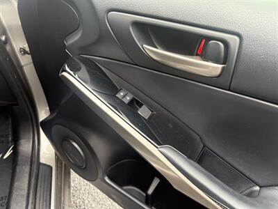 2017 Lexus IS 300   - Photo 23 - Frederick, MD 21702