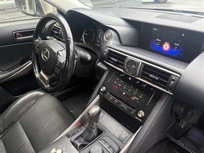 2017 Lexus IS 300   - Photo 26 - Frederick, MD 21702