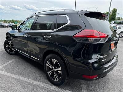 2018 Nissan Rogue SL   - Photo 8 - Frederick, MD 21702