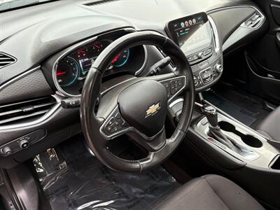 2017 Chevrolet Malibu LT   - Photo 4 - Frederick, MD 21702