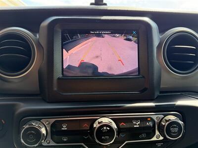 2018 Jeep Wrangler Unlimited Sport S   - Photo 15 - Frederick, MD 21702