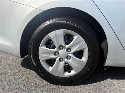 2018 Kia Forte LX   - Photo 31 - Frederick, MD 21702