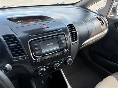 2018 Kia Forte LX   - Photo 15 - Frederick, MD 21702