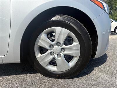 2018 Kia Forte LX   - Photo 32 - Frederick, MD 21702