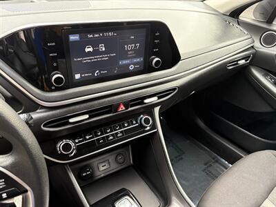 2022 Hyundai SONATA SE - Photo 10 - Frederick, MD 21702