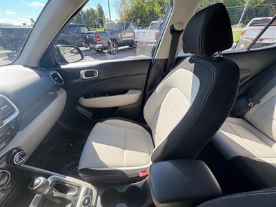 2020 Hyundai VENUE SEL   - Photo 23 - Frederick, MD 21702