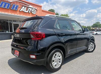 2020 Hyundai VENUE SEL   - Photo 2 - Frederick, MD 21702