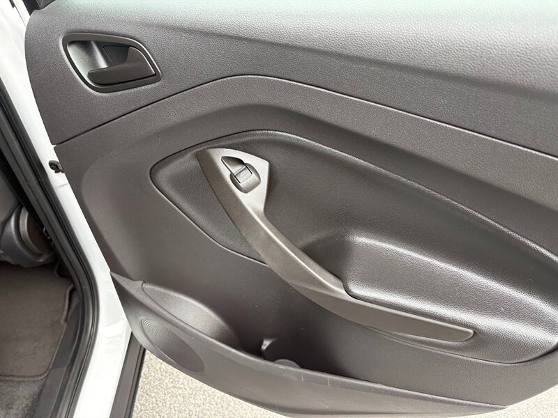 2015 Ford Escape S photo 15