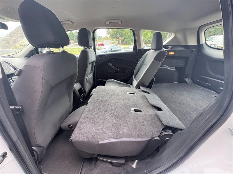 2015 Ford Escape S photo 12