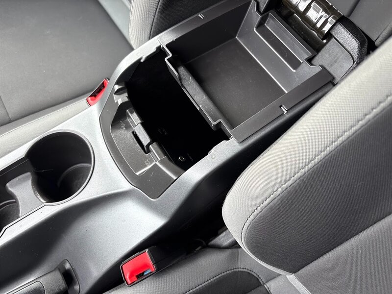 2015 Ford Escape S photo 23