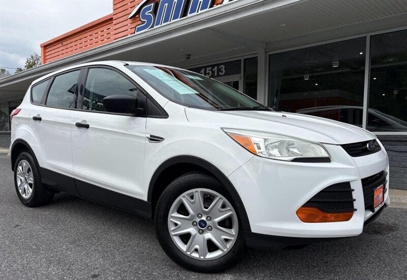 2015 Ford Escape S photo 4