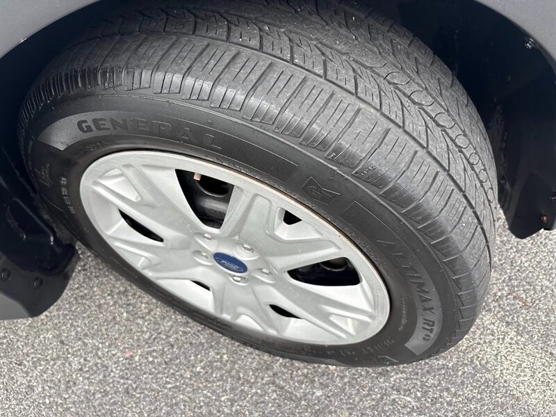 2015 Ford Escape S photo 31