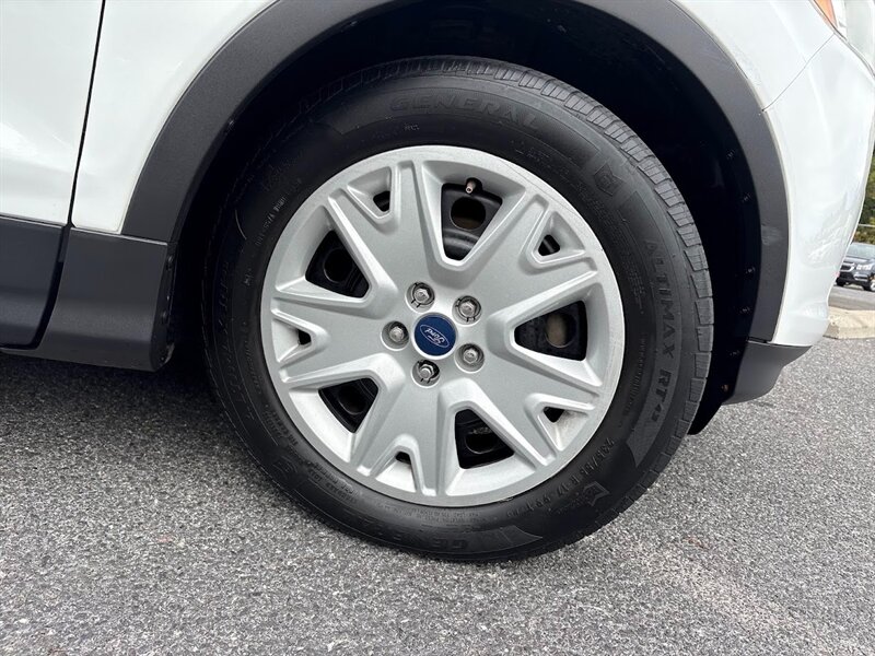 2015 Ford Escape S photo 32