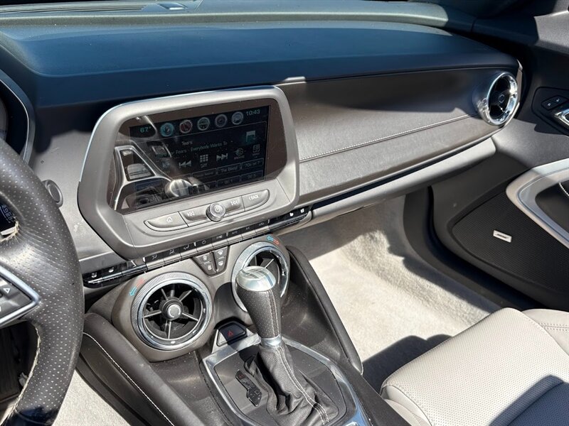 2016 Chevrolet Camaro SS photo 18