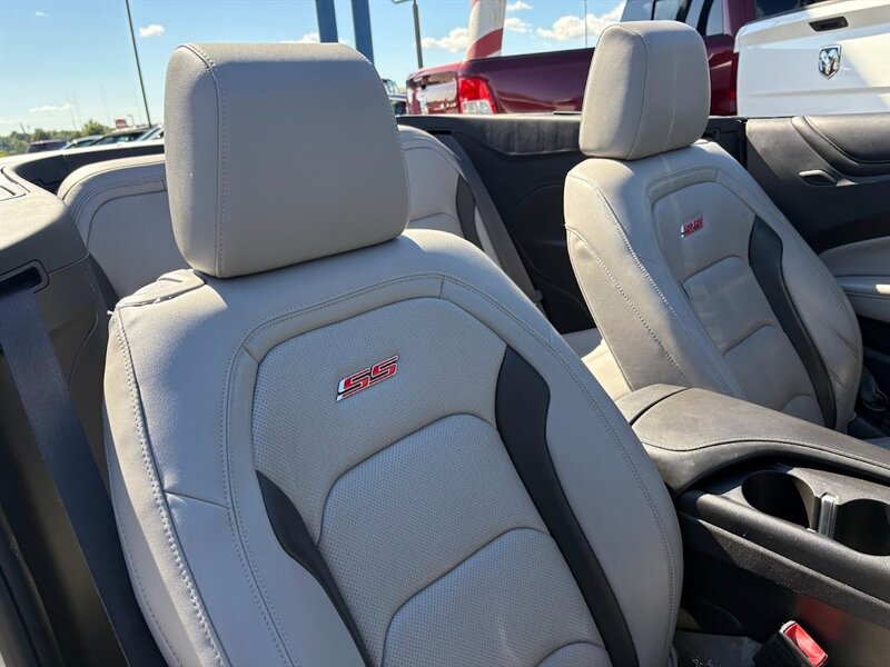 2016 Chevrolet Camaro SS photo 13