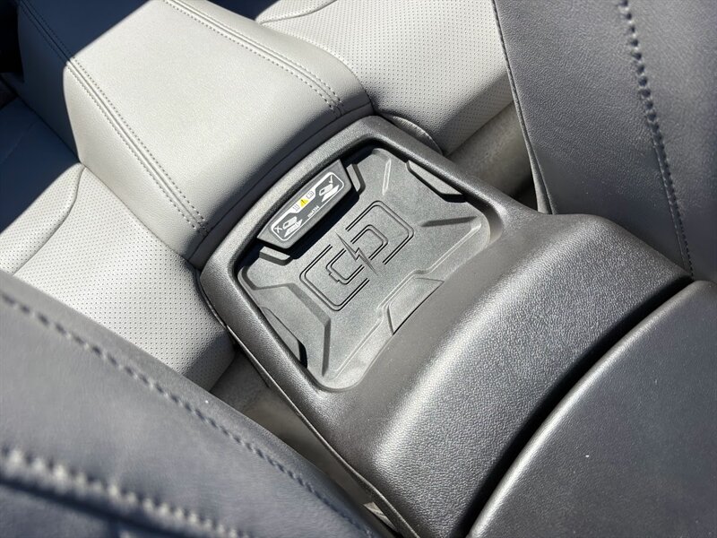 2016 Chevrolet Camaro SS photo 12