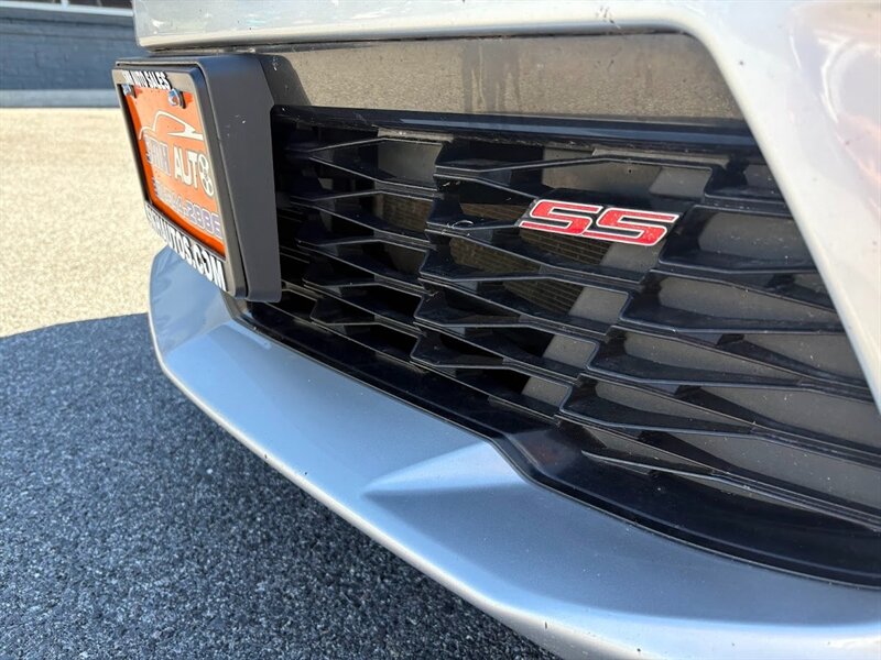 2016 Chevrolet Camaro SS photo 2