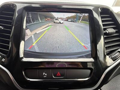 2020 Jeep Cherokee Limited   - Photo 3 - Frederick, MD 21702