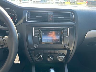 2017 Volkswagen Jetta 1.4T S   - Photo 16 - Frederick, MD 21702