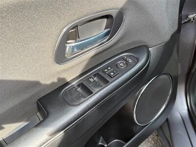 2021 Honda HR-V EX   - Photo 13 - Frederick, MD 21702