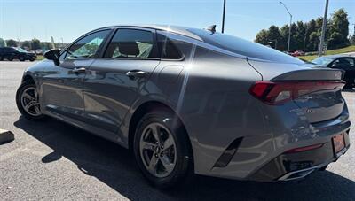 2022 Kia K5 LXS   - Photo 8 - Frederick, MD 21702