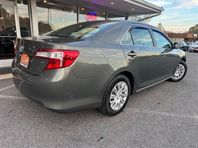 2012 Toyota Camry LE   - Photo 26 - Frederick, MD 21702