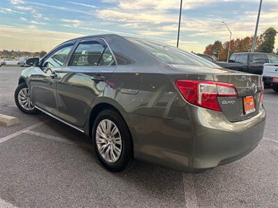 2012 Toyota Camry LE   - Photo 6 - Frederick, MD 21702