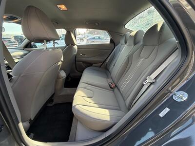 2023 Hyundai ELANTRA SEL   - Photo 15 - Frederick, MD 21702