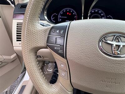 2012 Toyota Avalon Limited   - Photo 12 - Frederick, MD 21702