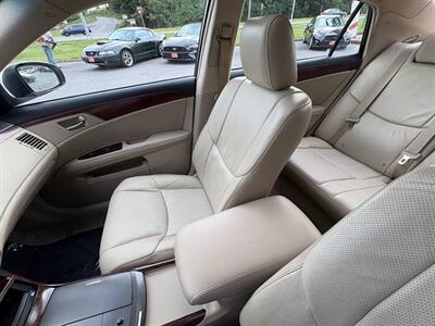 2012 Toyota Avalon Limited   - Photo 19 - Frederick, MD 21702