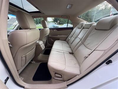 2012 Toyota Avalon Limited   - Photo 5 - Frederick, MD 21702