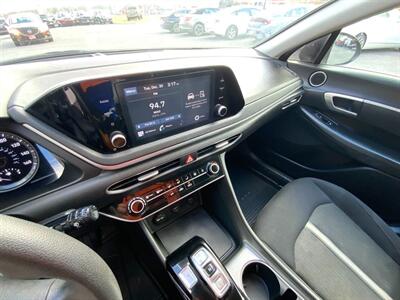 2023 Hyundai SONATA SE   - Photo 2 - Frederick, MD 21702