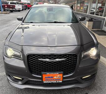 2018 Chrysler 300 S - Photo 5 - Frederick, MD 21702