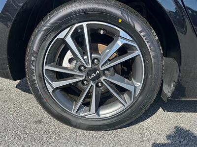 2023 Kia Forte LXS   - Photo 34 - Frederick, MD 21702