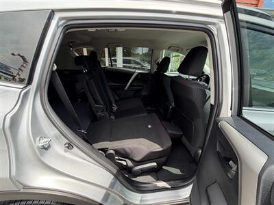 2018 Toyota RAV4 LE   - Photo 9 - Frederick, MD 21702