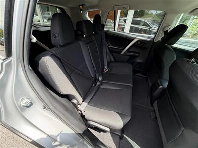 2018 Toyota RAV4 LE   - Photo 11 - Frederick, MD 21702