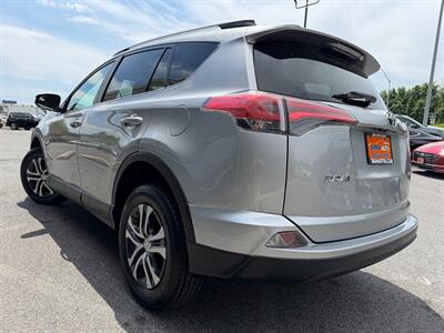 2018 Toyota RAV4 LE   - Photo 3 - Frederick, MD 21702