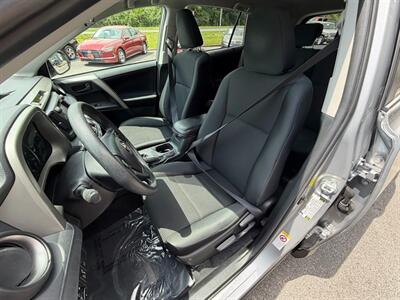 2018 Toyota RAV4 LE   - Photo 8 - Frederick, MD 21702