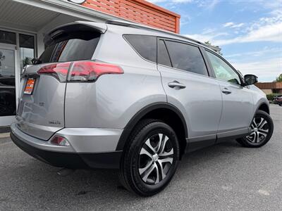 2018 Toyota RAV4 LE   - Photo 40 - Frederick, MD 21702