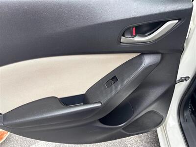 2015 Mazda Mazda3 i Sport - Photo 19 - Frederick, MD 21702