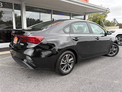2023 Kia Forte LXS - Photo 14 - Frederick, MD 21702