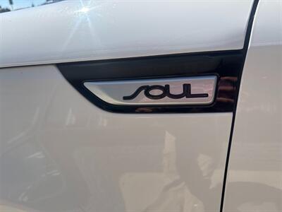 2015 Kia Soul   - Photo 17 - Frederick, MD 21702