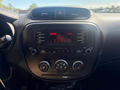 2015 Kia Soul   - Photo 11 - Frederick, MD 21702