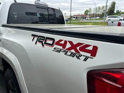 2017 Toyota Tacoma SR V6   - Photo 9 - Frederick, MD 21702